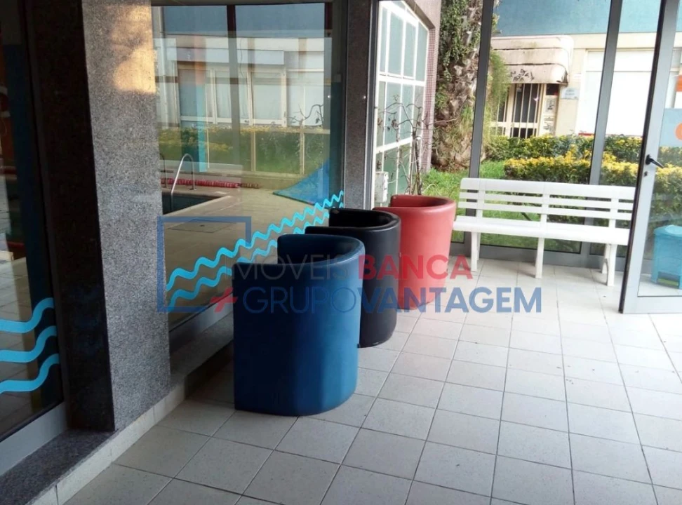 Negócio para Venda em Bougado (São Martinho e Santiago) Foto 2