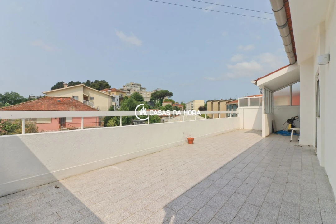 Apartamento T4 para Arrendamento em Campanhã Foto 1