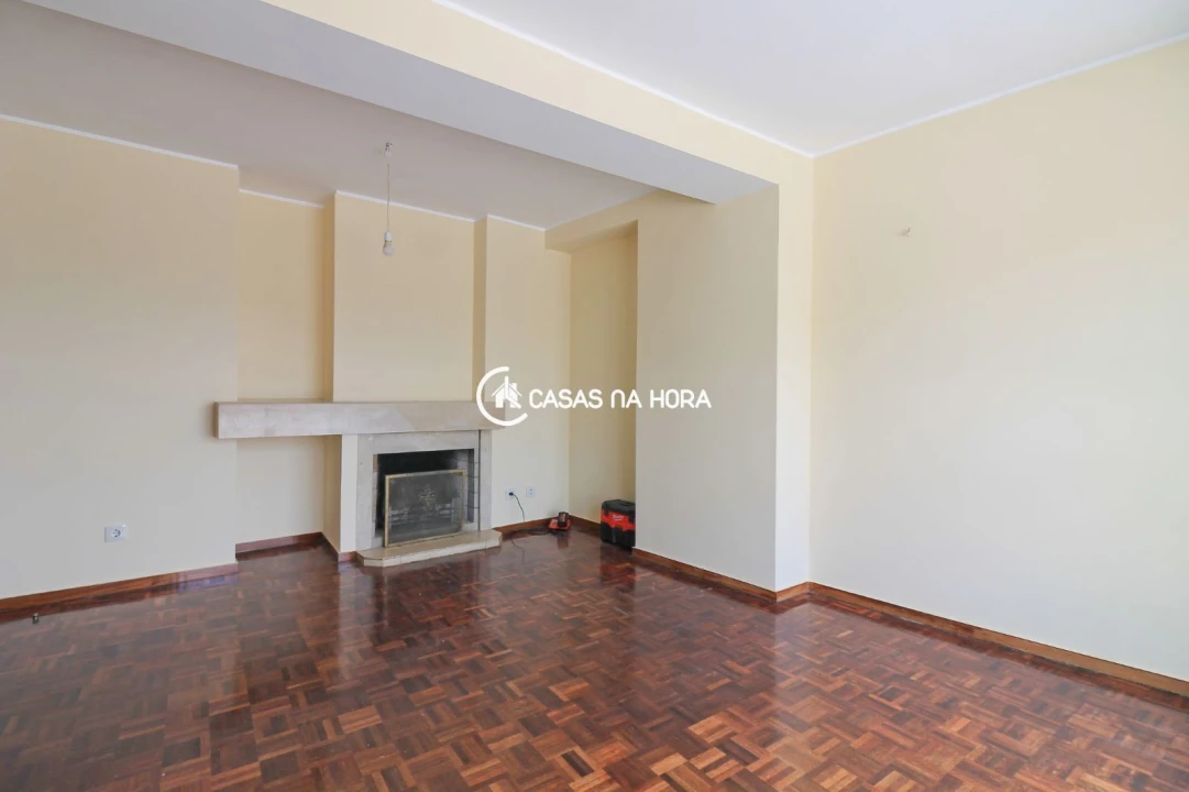 Apartamento T4 para Arrendamento em Campanhã Foto 4