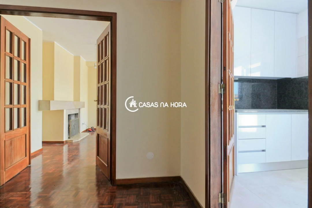 Apartamento T4 para Arrendamento em Campanhã Foto 8