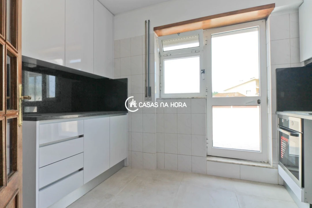 Apartamento T4 para Arrendamento em Campanhã Foto 10