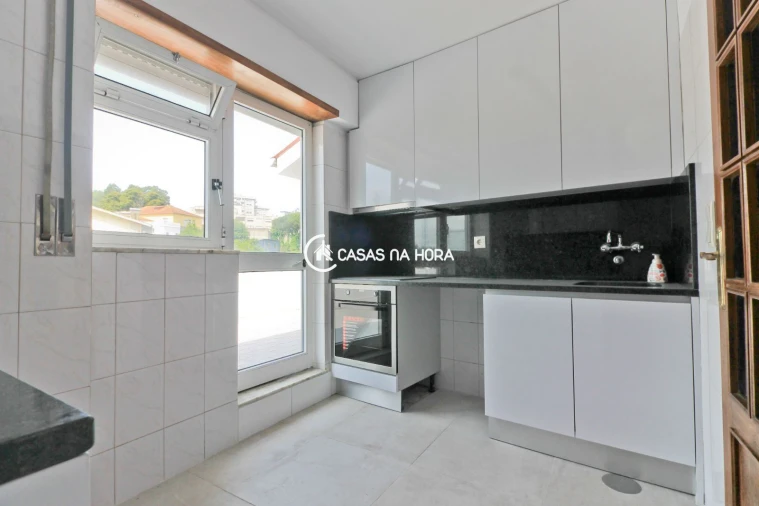 Apartamento T4 para Arrendamento em Campanhã Foto 3