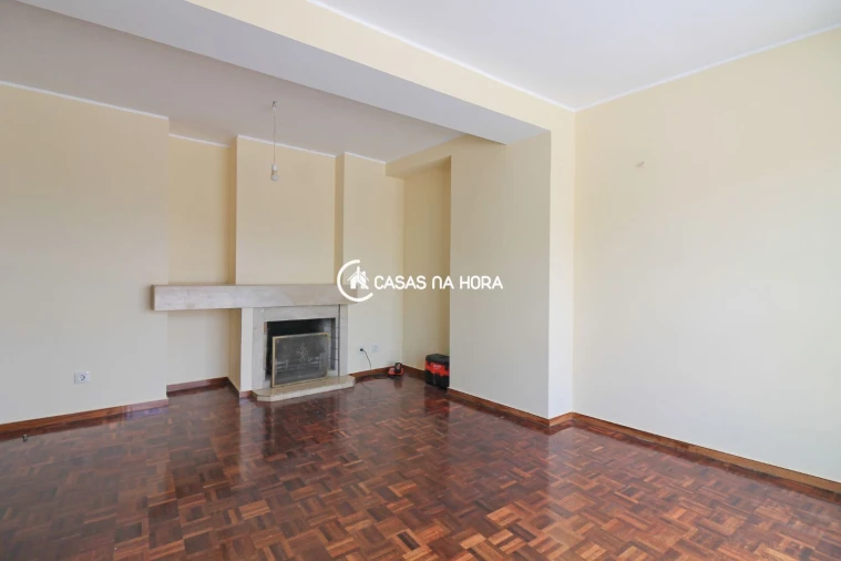Apartamento T4 para Arrendamento em Campanhã Foto 4