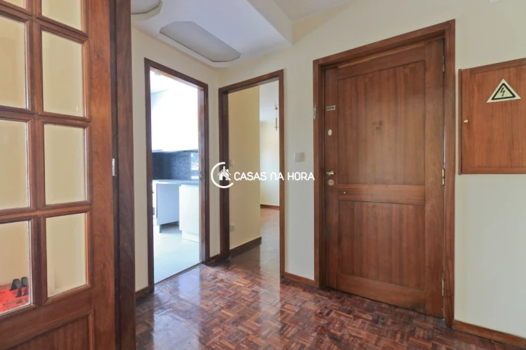 Apartamento T4 para Arrendamento em Campanhã Foto 9