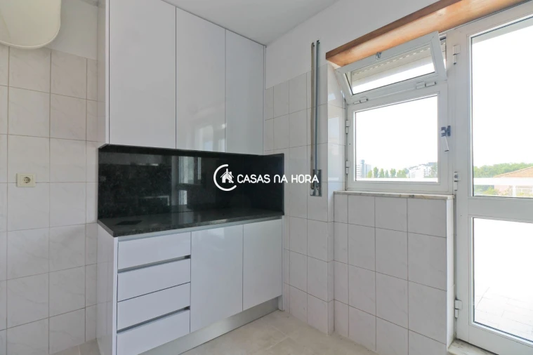 Apartamento T4 para Arrendamento em Campanhã Foto 12
