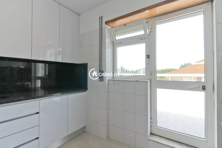 Apartamento T4 para Arrendamento em Campanhã Foto 16