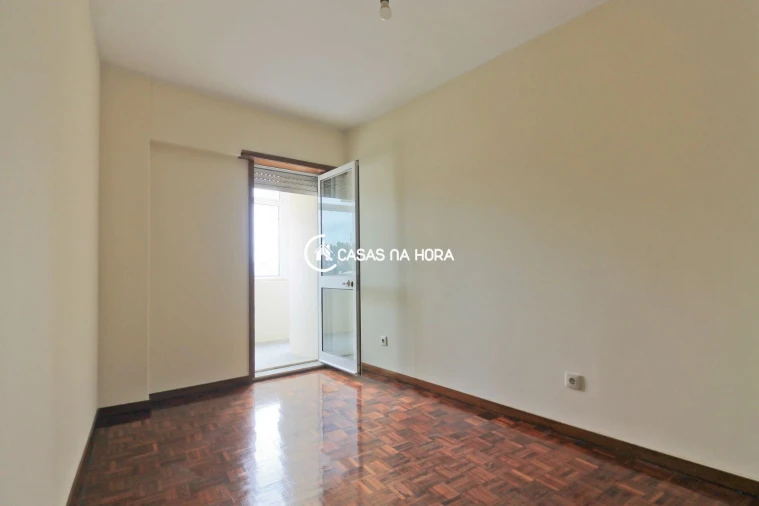 Apartamento T4 para Arrendamento em Campanhã Foto 17