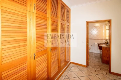 Moradia T5 para Venda em Sesimbra (Castelo)
