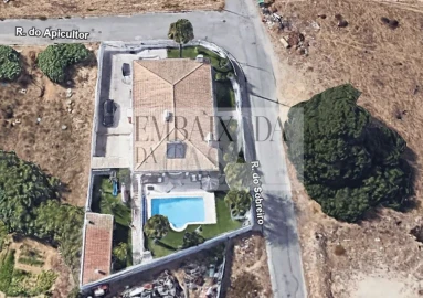 Moradia T5 para Venda em Sesimbra (Castelo)