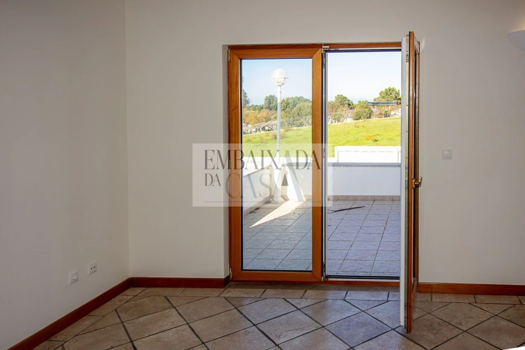 Moradia T5 para Venda em Sesimbra (Castelo) Foto 38
