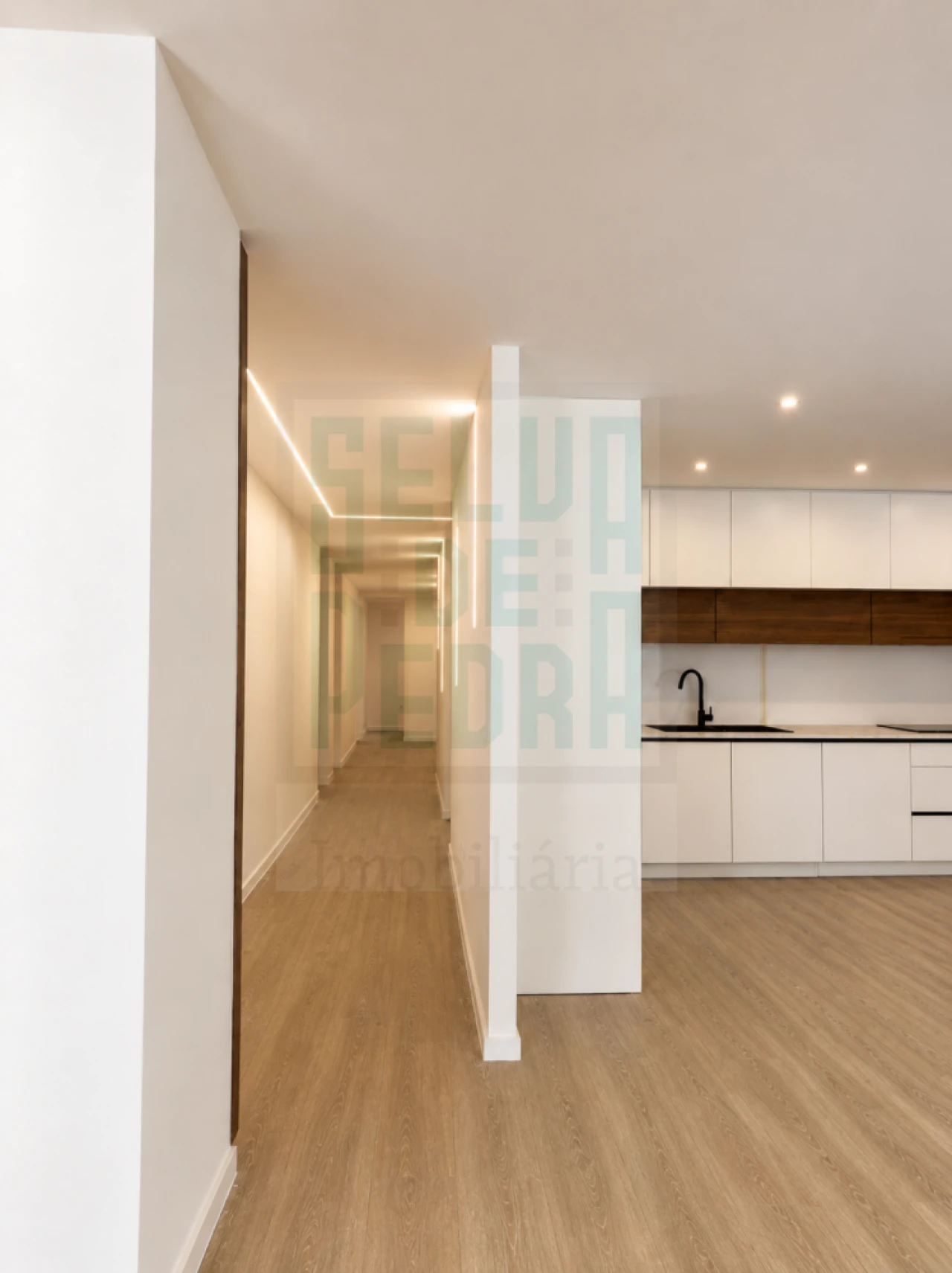 Apartamento T2 para Venda em Paços de Ferreira Foto 5
