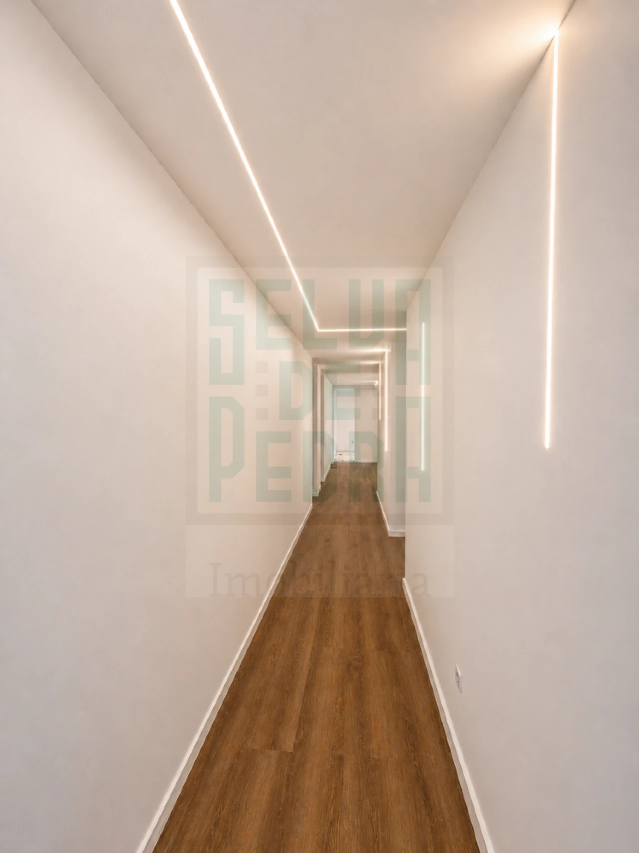 Apartamento T2 para Venda em Paços de Ferreira Foto 6
