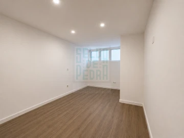 Apartamento T2 para Venda em Paços de Ferreira