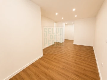 Apartamento T2 para Venda em Paços de Ferreira