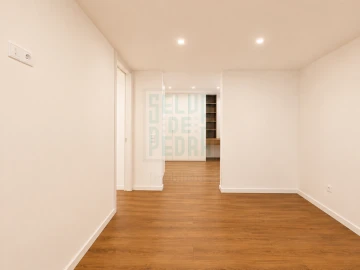 Apartamento T2 para Venda em Paços de Ferreira