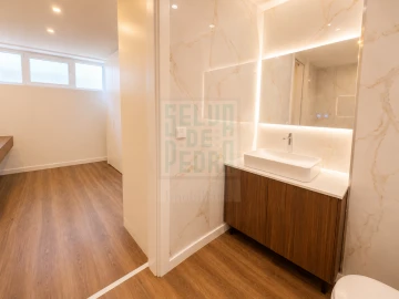 Apartamento T2 para Venda em Paços de Ferreira