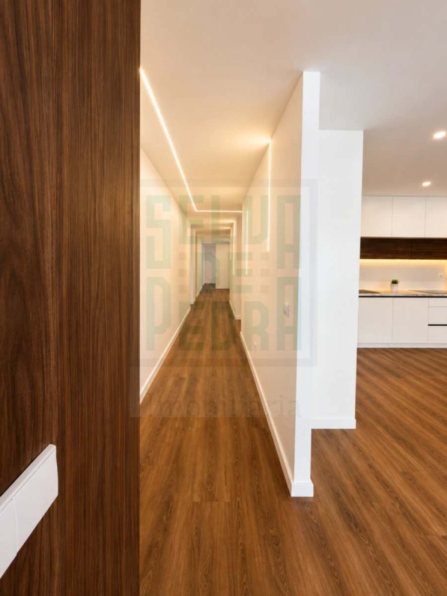 Apartamento T2 para Venda em Paços de Ferreira Foto 8