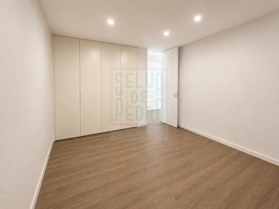 Apartamento T2 para Venda em Paços de Ferreira Foto 15