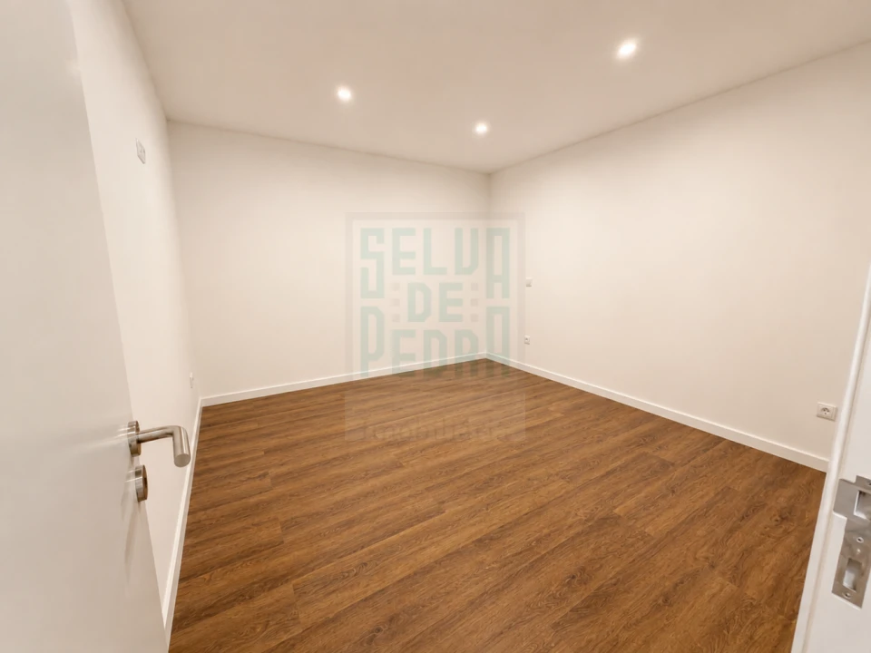 Apartamento T2 para Venda em Paços de Ferreira Foto 20