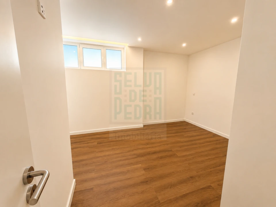 Apartamento T2 para Venda em Paços de Ferreira Foto 27