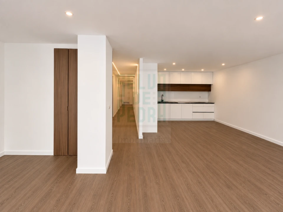 Apartamento T2 para Venda em Paços de Ferreira Foto 3