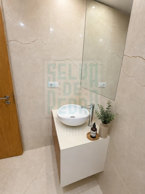 Apartamento T2 para Arrendamento em Campanhã