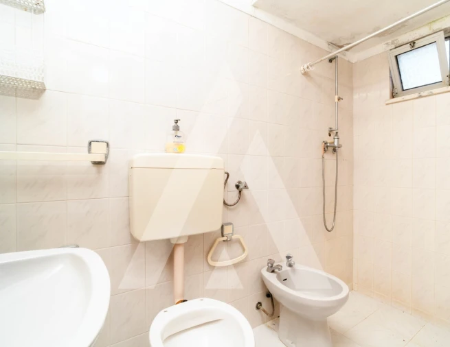 Quinta T6 para Venda em Vila Nova Foto 35