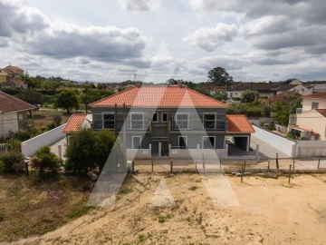 Moradia T3 para Venda em Casal Comba