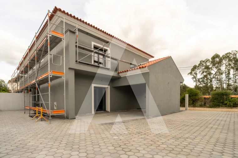 Moradia T3 para Venda em Casal Comba Foto 7
