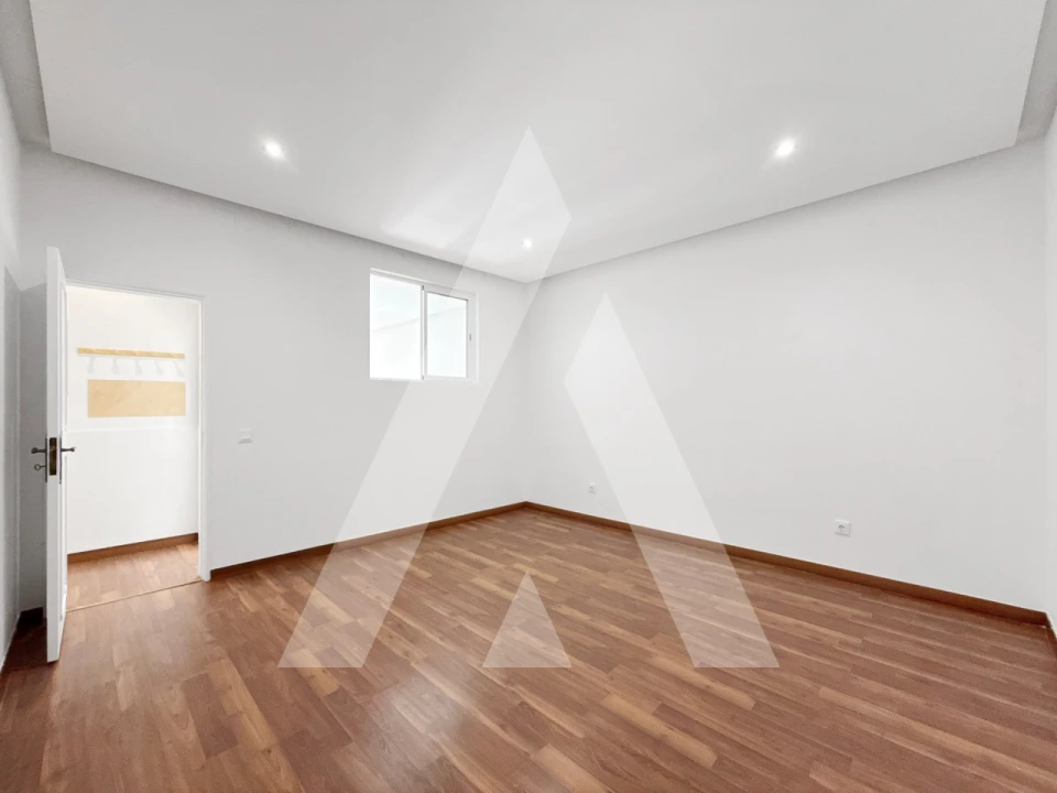 Apartamento T1 para Venda em Santo Antão e São Julião do Tojal Foto 10