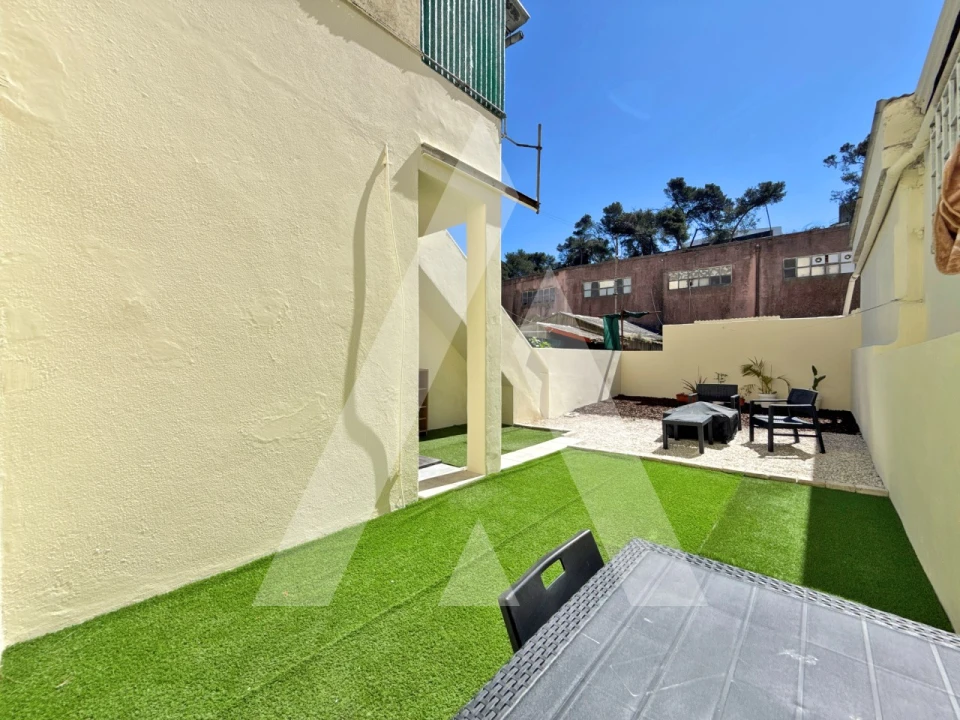 Apartamento T1 para Venda em Santo Antão e São Julião do Tojal Foto 27