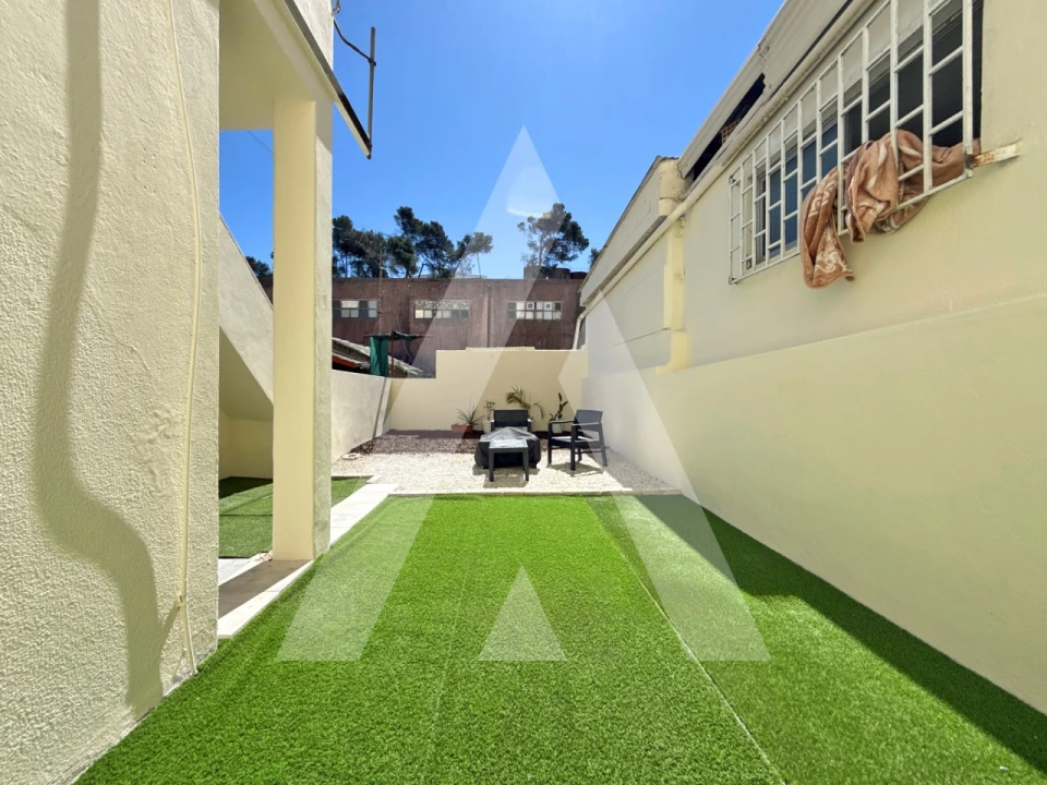 Apartamento T1 para Venda em Santo Antão e São Julião do Tojal Foto 28