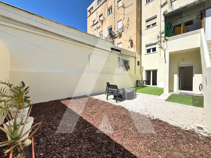 Apartamento T1 para Venda em Santo Antão e São Julião do Tojal Foto 24