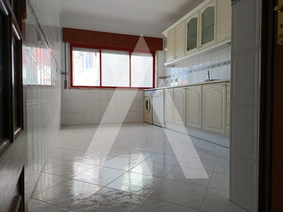 Apartamento T2 para Venda em Algueirão-Mem Martins Foto 5