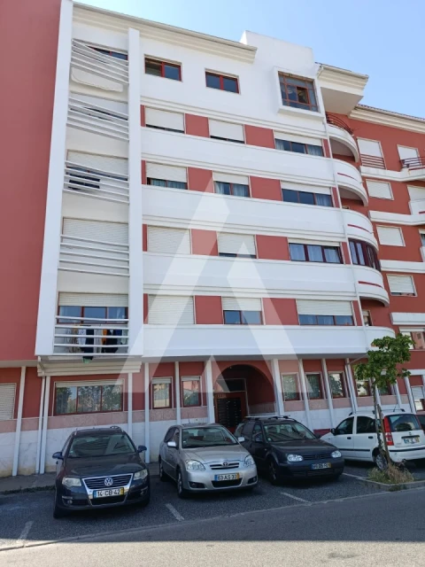 Apartamento T2 para Venda em Algueirão-Mem Martins