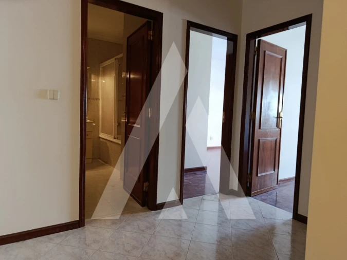 Apartamento T2 para Venda em Algueirão-Mem Martins Foto 4
