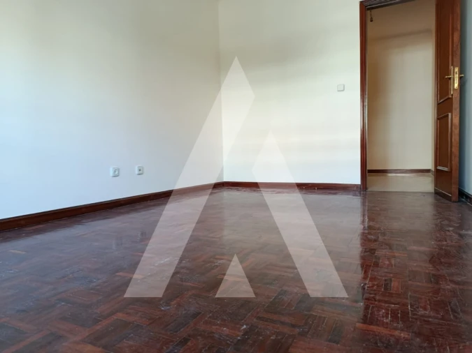Apartamento T2 para Venda em Algueirão-Mem Martins Foto 9