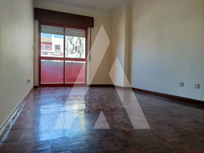 Apartamento T2 para Venda em Algueirão-Mem Martins Foto 10