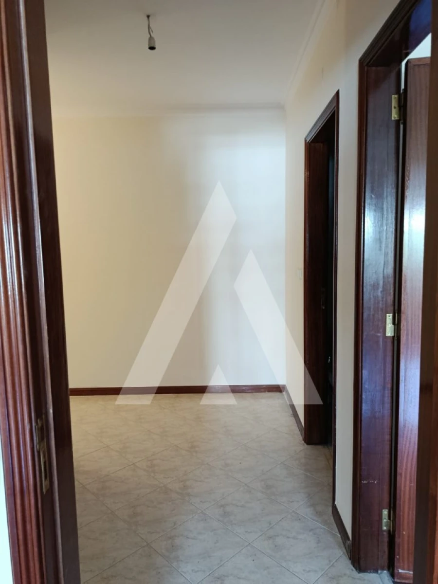 Apartamento T2 para Venda em Algueirão-Mem Martins Foto 14