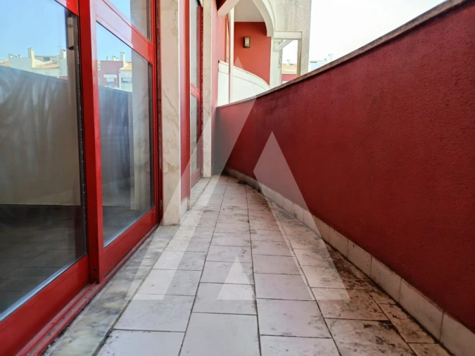 Apartamento T2 para Venda em Algueirão-Mem Martins Foto 16