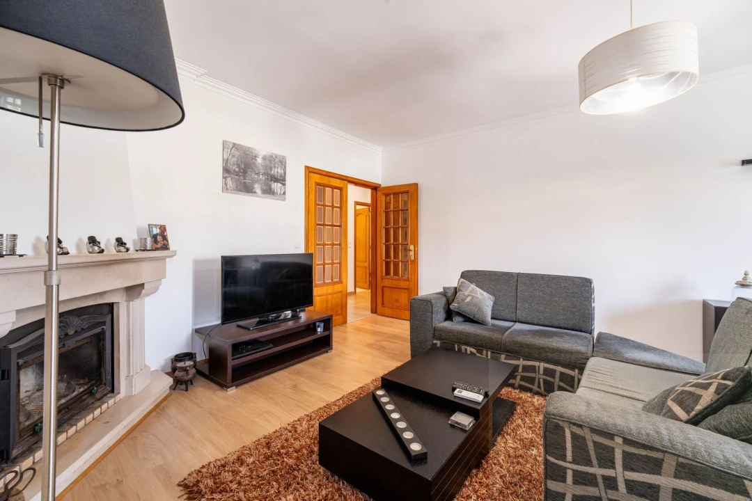 Apartamento T2 para Venda em Massamá e Monte Abraão Foto 12
