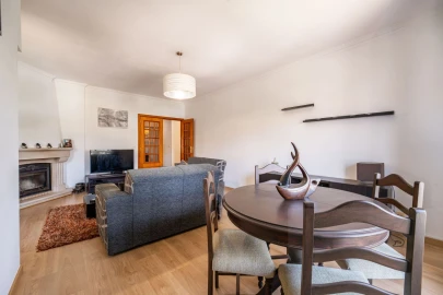 Apartamento T2 para Venda em Massamá e Monte Abraão