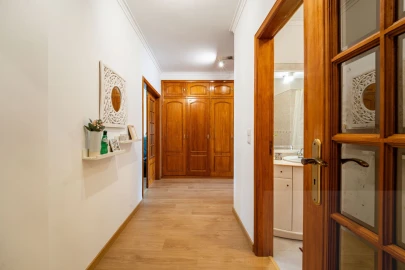Apartamento T2 para Venda em Massamá e Monte Abraão