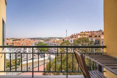 Apartamento T2 para Venda em Massamá e Monte Abraão