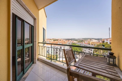 Apartamento T2 para Venda em Massamá e Monte Abraão