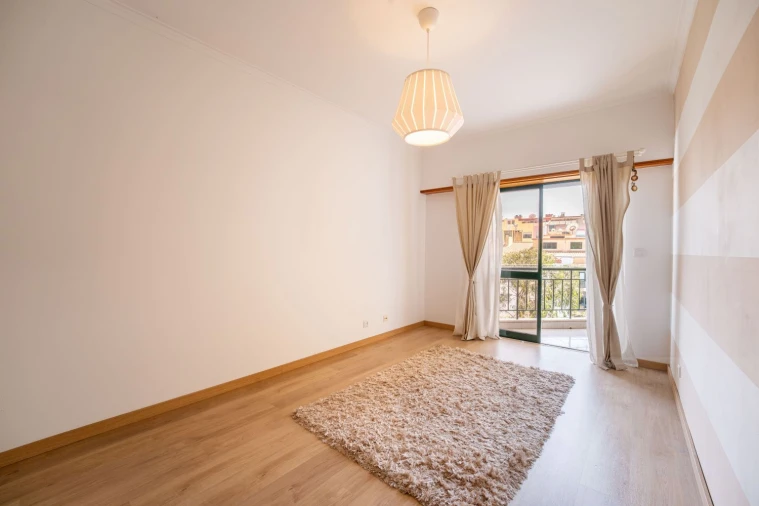 Apartamento T2 para Venda em Massamá e Monte Abraão Foto 26
