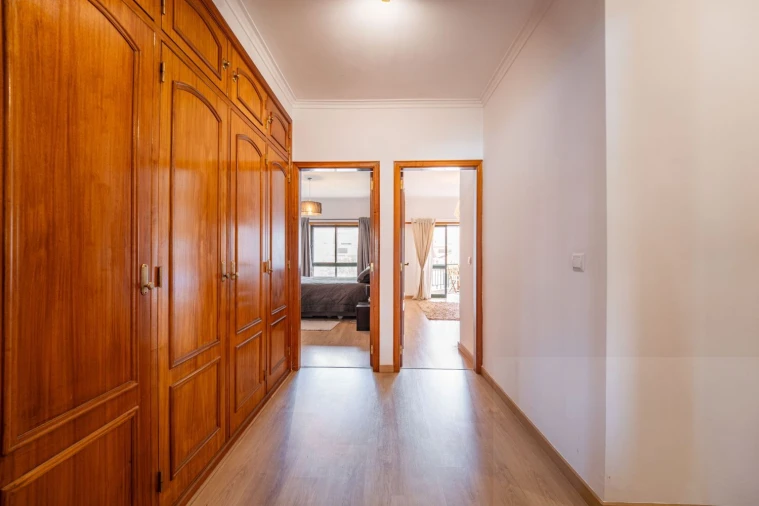 Apartamento T2 para Venda em Massamá e Monte Abraão Foto 13