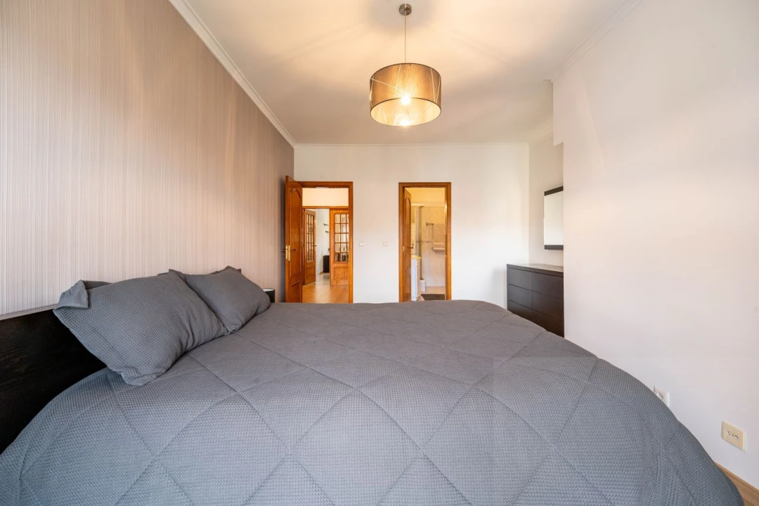 Apartamento T2 para Venda em Massamá e Monte Abraão Foto 18