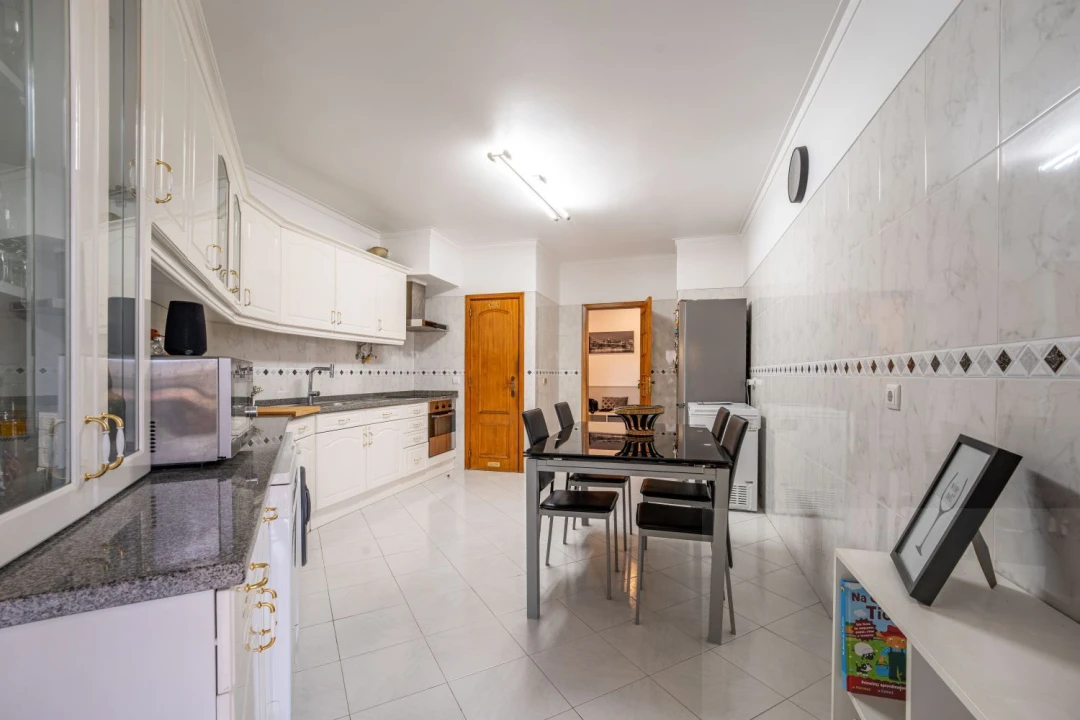 Apartamento T2 para Venda em Massamá e Monte Abraão Foto 29