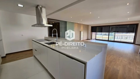 Apartamento T3 para Venda em Canelas